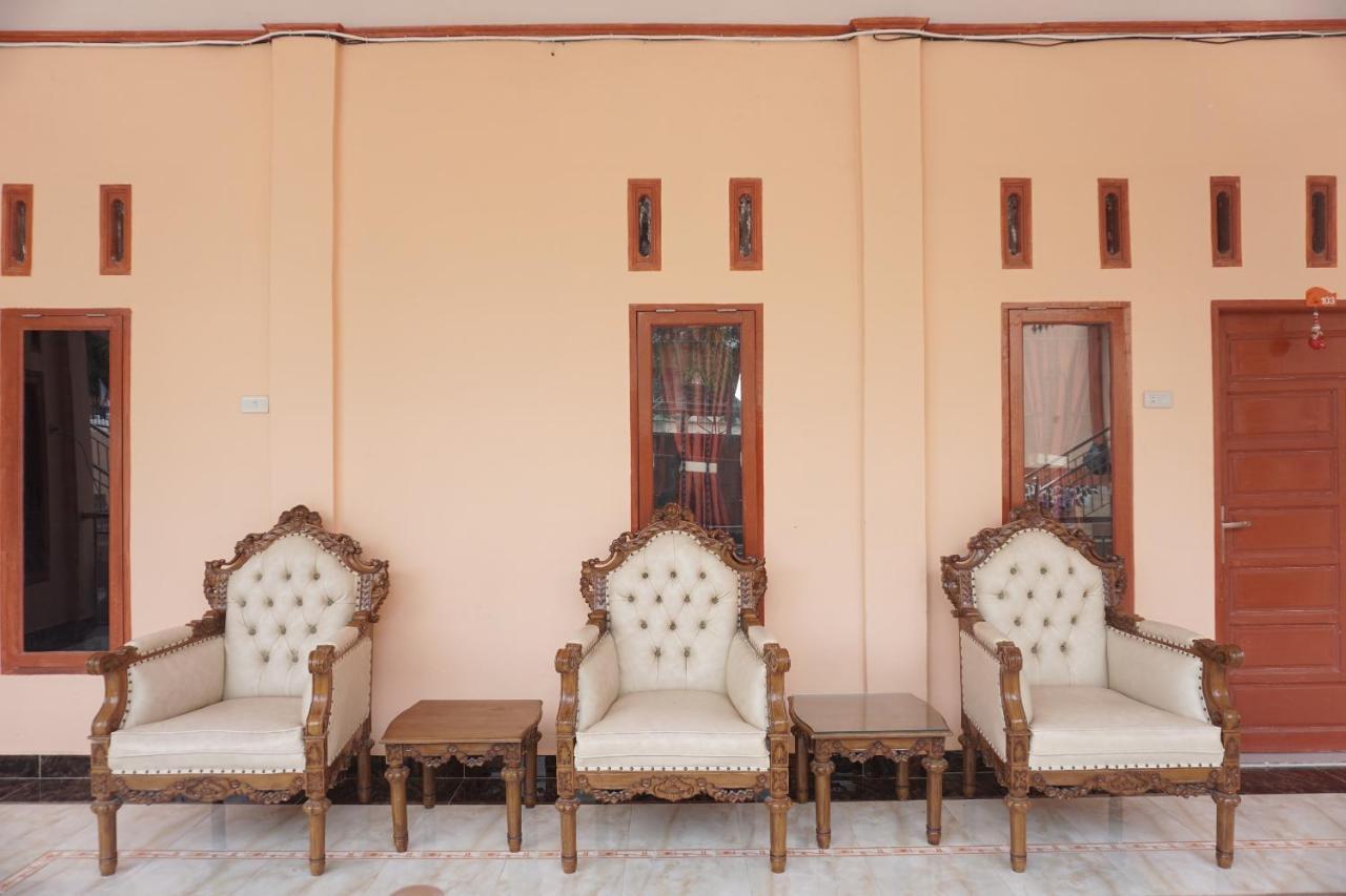 Oyo 2635 Ramos Inn Sinapuran Luaran gambar